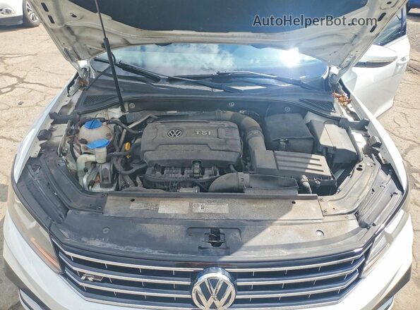 1VWDT7A30HC018547 2017 VOLKSWAGEN PASSAT White Vista interior trasera