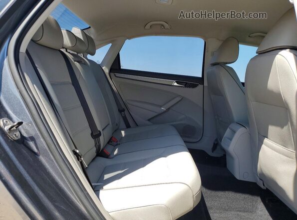 1VWDT7A30HC019424 2017 VOLKSWAGEN PASSAT Gray 