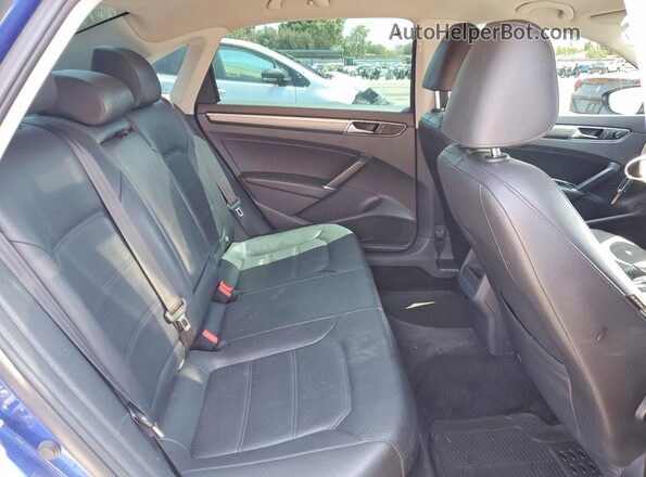 1VWDT7A31HC049547 2017 VOLKSWAGEN PASSAT Blue 