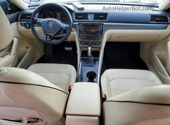 1VWDT7A31HC061696 2017 VOLKSWAGEN PASSAT White Dashboard view