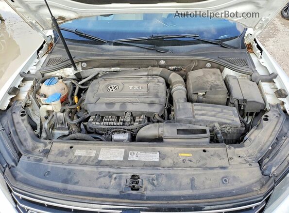 1VWDT7A31HC061696 2017 VOLKSWAGEN PASSAT White Rear interior view