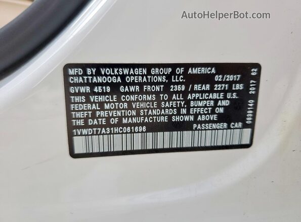 1VWDT7A31HC061696 2017 VOLKSWAGEN PASSAT White Engine compartment view