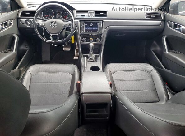 1VWDT7A31HC062153 2017 VOLKSWAGEN PASSAT Gray Dashboard view