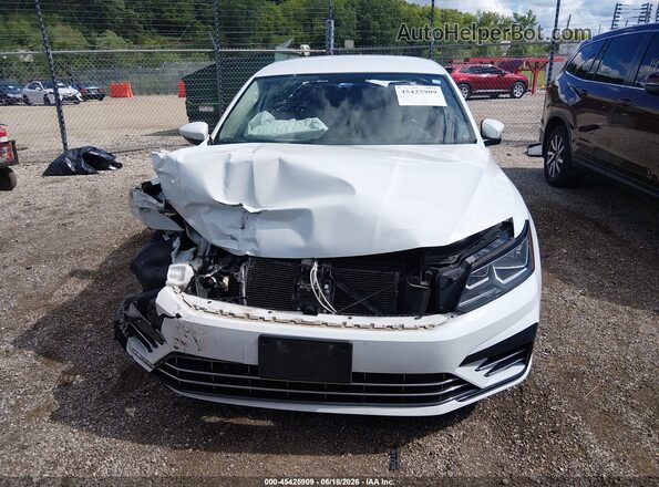 1VWDT7A32HC030697 2017 VOLKSWAGEN PASSAT White Vista del salpicadero