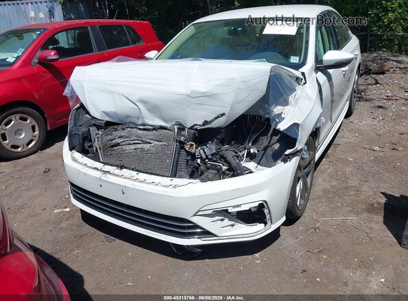 1VWDT7A32HC049377 2017 VOLKSWAGEN PASSAT White 