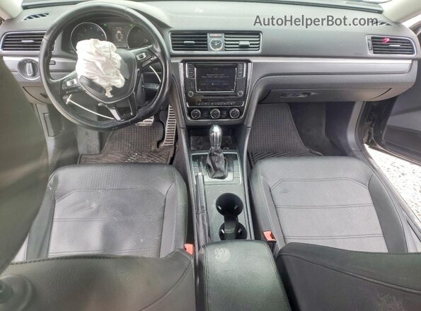 1VWDT7A32HC060623 2017 VOLKSWAGEN PASSAT Black წინა პანელის ხედი