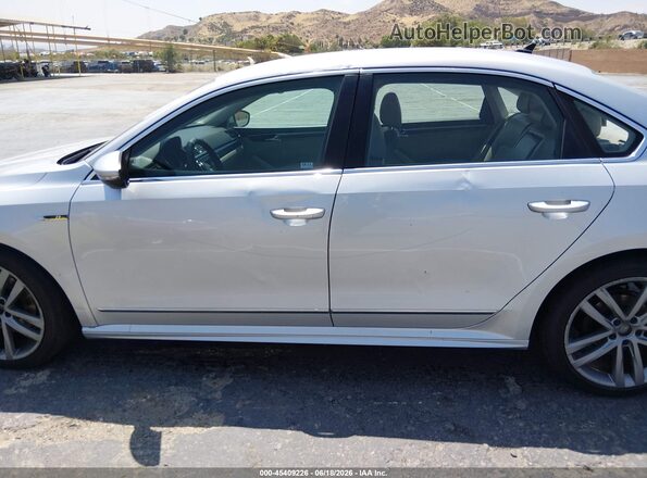 1VWDT7A33HC044415 2017 VOLKSWAGEN PASSAT Silver 