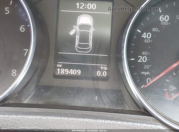 1VWDT7A33HC044415 2017 VOLKSWAGEN PASSAT Silver 