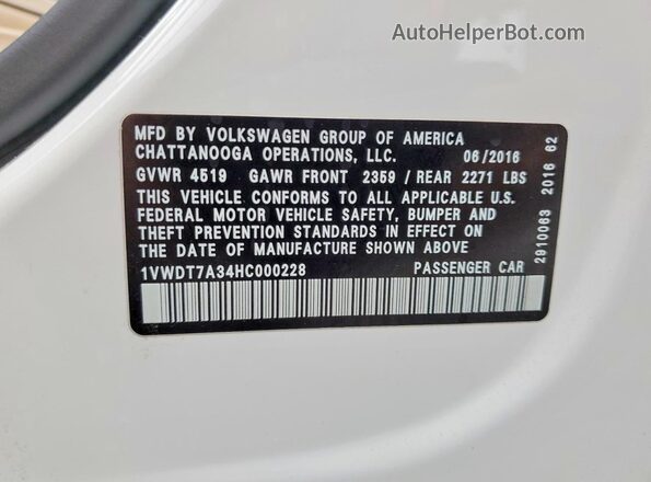 1VWDT7A34HC000228 2017 VOLKSWAGEN PASSAT Белый 