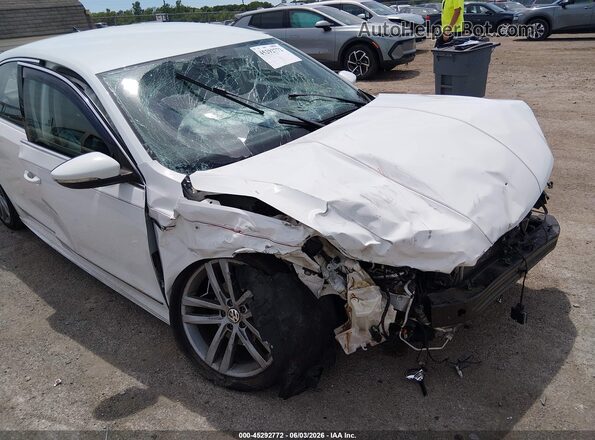 1VWDT7A34HC017935 2017 VOLKSWAGEN PASSAT White Front view