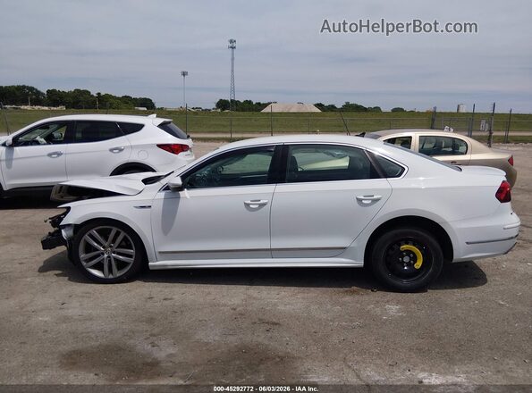 1VWDT7A34HC017935 2017 VOLKSWAGEN PASSAT White 