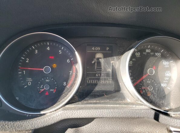 1VWDT7A34HC043631 2017 VOLKSWAGEN PASSAT White Instrument cluster view