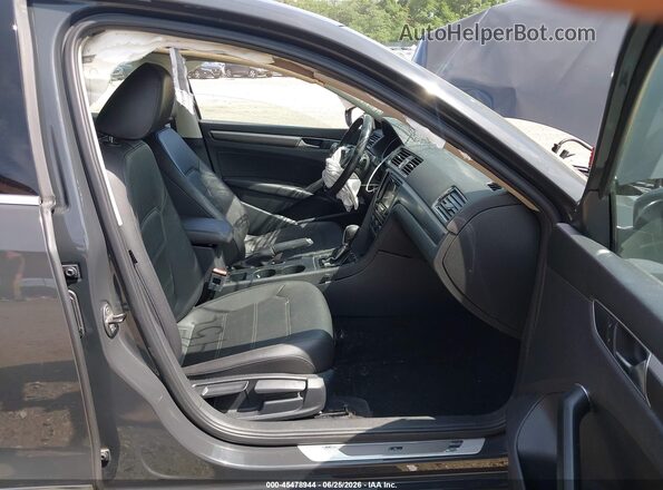 1VWDT7A34HC047677 2017 VOLKSWAGEN PASSAT Black Widok wnętrza z przodu