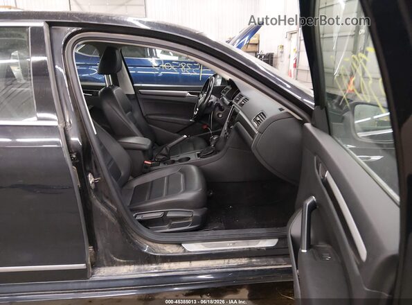 1VWDT7A35HC005194 2017 VOLKSWAGEN PASSAT Black Front interior view