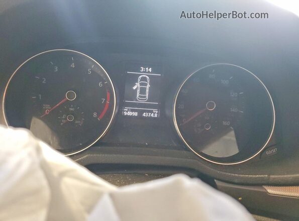 1VWDT7A36HC003633 2017 VOLKSWAGEN PASSAT Белый Вид щитка приборов