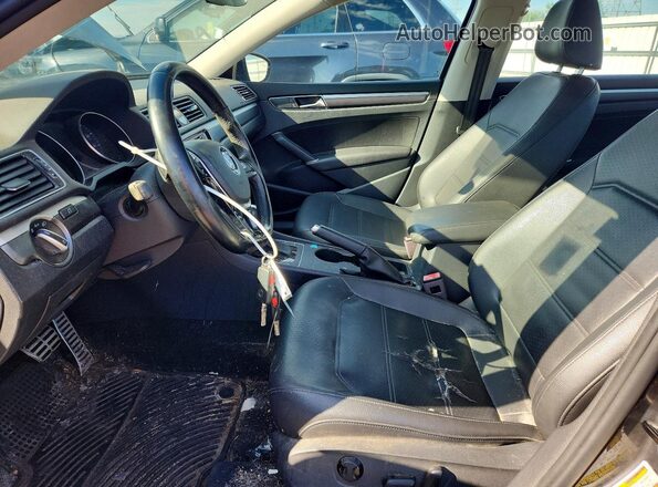 1VWDT7A36HC078218 2017 VOLKSWAGEN PASSAT Black Front interior view