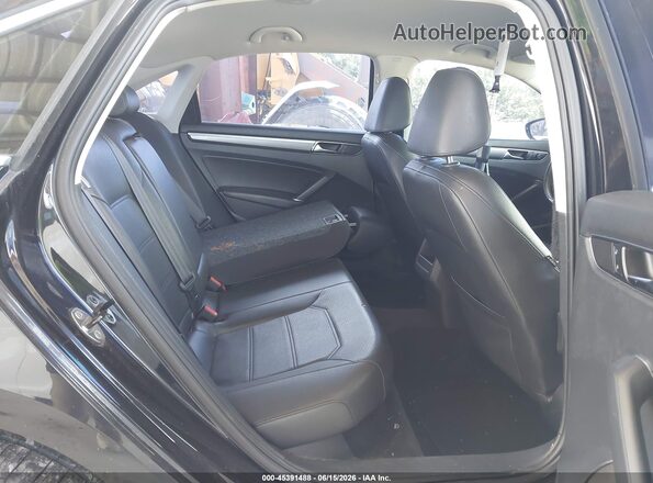 1VWDT7A37HC038701 2017 VOLKSWAGEN PASSAT Black 