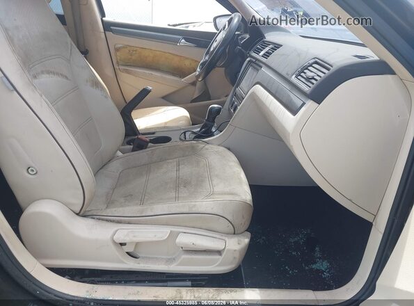 1VWDT7A37HC046166 2017 VOLKSWAGEN PASSAT Black Vista interior delantera
