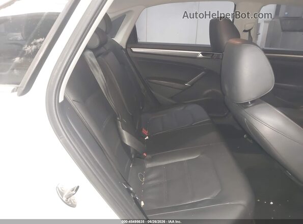 1VWDT7A37HC063288 2017 VOLKSWAGEN PASSAT White VIN sticker view