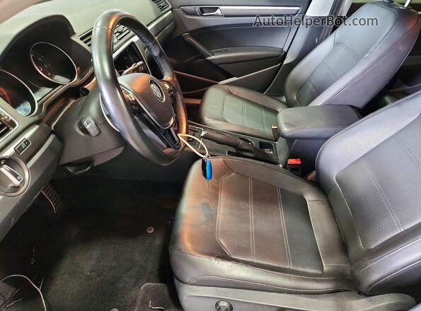 1VWDT7A38HC031210 2017 VOLKSWAGEN PASSAT Gray Widok wnętrza z przodu