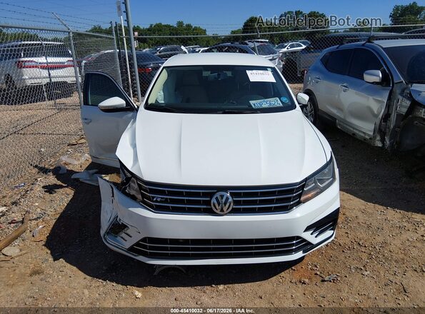 1VWDT7A38HC065082 2017 VOLKSWAGEN PASSAT White Սարքավորումների վահանակի տեսք