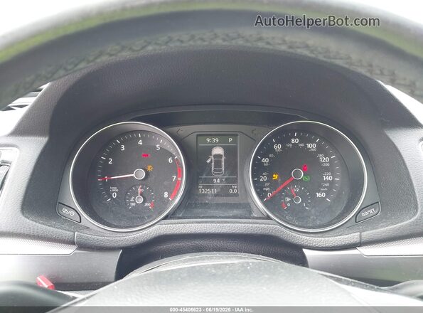 1VWDT7A38HC076129 2017 VOLKSWAGEN PASSAT White Widok tylnych siedzeń