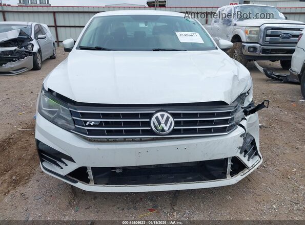 1VWDT7A38HC076129 2017 VOLKSWAGEN PASSAT White Widok zestawu wskaźników