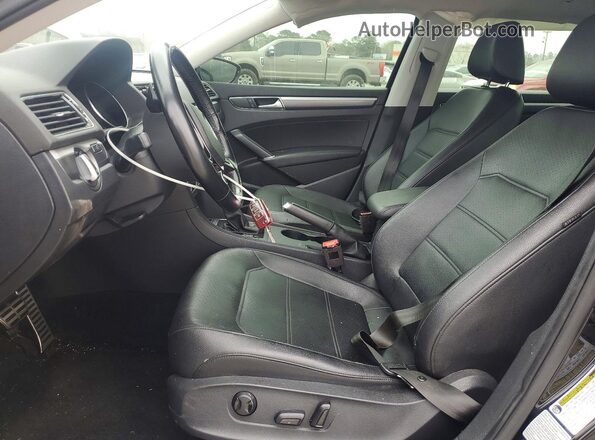 1VWDT7A38HC083324 2017 VOLKSWAGEN PASSAT Black Widok wnętrza z przodu