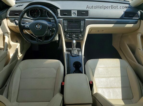 1VWDT7A39HC026467 2017 VOLKSWAGEN PASSAT Black Widok deski rozdzielczej
