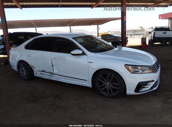 1VWDT7A39HC068203 2017 VOLKSWAGEN PASSAT Белый Вид спереди