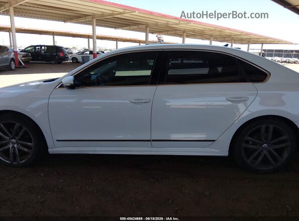 1VWDT7A39HC068203 2017 VOLKSWAGEN PASSAT Белый Панорамный вид салона 360°