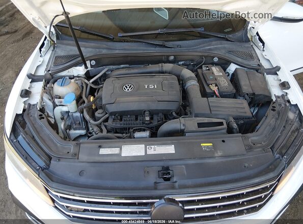 1VWDT7A39HC068203 2017 VOLKSWAGEN PASSAT Белый Вид сзади