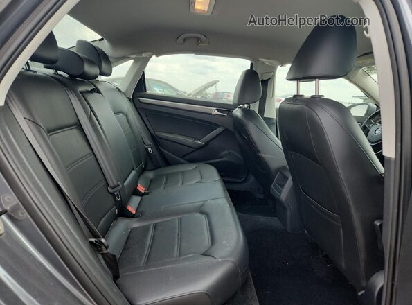 1VWDT7A3XHC003781 2017 VOLKSWAGEN PASSAT Gray უკანა სავარძლების ხედი