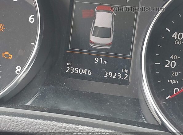 1VWGT7A37HC027680 2017 VOLKSWAGEN PASSAT White 