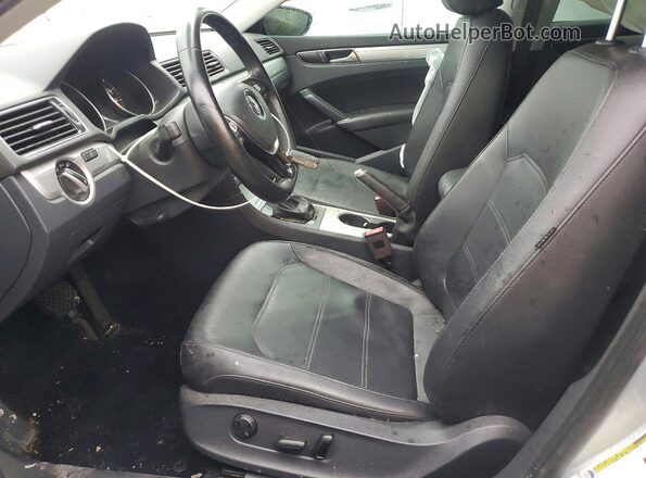 1VWLA7A34KC014008 2019 VOLKSWAGEN PASSAT Silver წინა სალონის ხედი