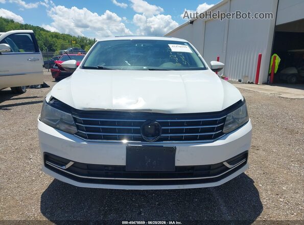 1VWLA7A3XKC007287 2019 VOLKSWAGEN PASSAT White Widok zestawu wskaźników
