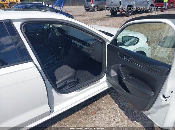 1VWMA7A33LC018864 2020 VOLKSWAGEN PASSAT White Front interior view