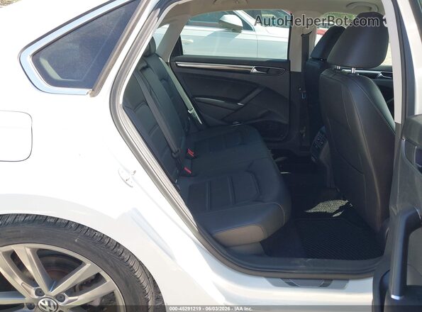 1VWMA7A39KC013795 2019 VOLKSWAGEN PASSAT Белый Вид наклейки с VIN-кодом