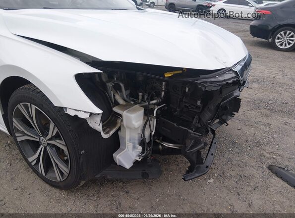 1VWSA7A37MC016916 2021 VOLKSWAGEN PASSAT White Вид спереду