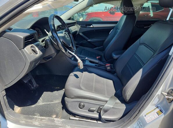 1VWSA7A38LC018298 2020 VOLKSWAGEN PASSAT Silver Вид салону спереду