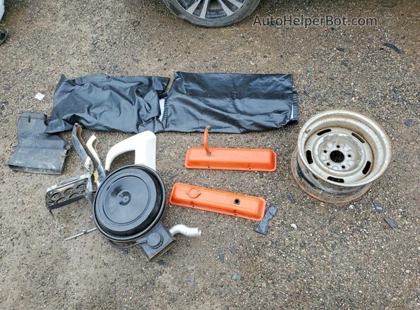 1Z37L6S421121 1976 CHEVROLET CORVETTE Белый Вид подкапотного пространства