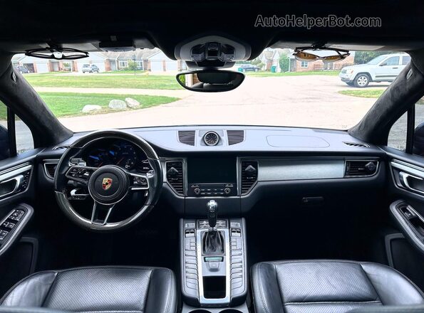 WP1AG2A55HLB50068 2017 PORSCHE MACAN Black 