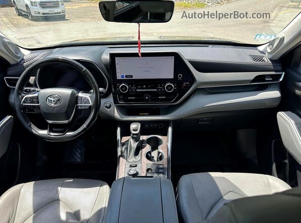 5TDKDRBH4PS001390 2023 TOYOTA HIGHLANDER Black Rear seats view