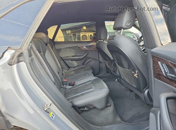 WA1AVAF19KD017493 2019 AUDI Q8 Black უკანა სალონის ხედი