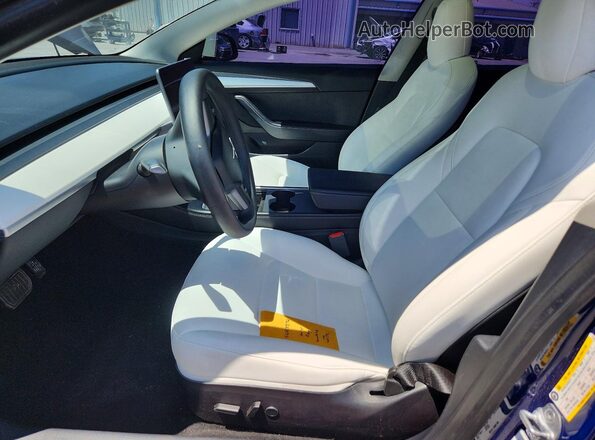 5YJ3E1EB2NF278700 2022 TESLA MODEL Синий Вид панели приборов