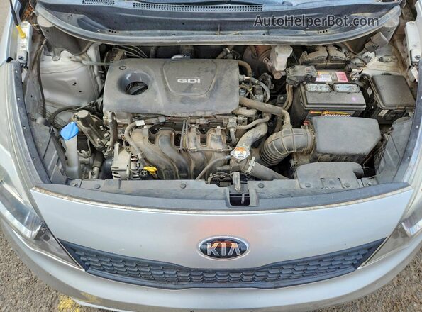 KNADM4A33H6026233 2017 KIA RIO Silver Vista del compartimento del motor