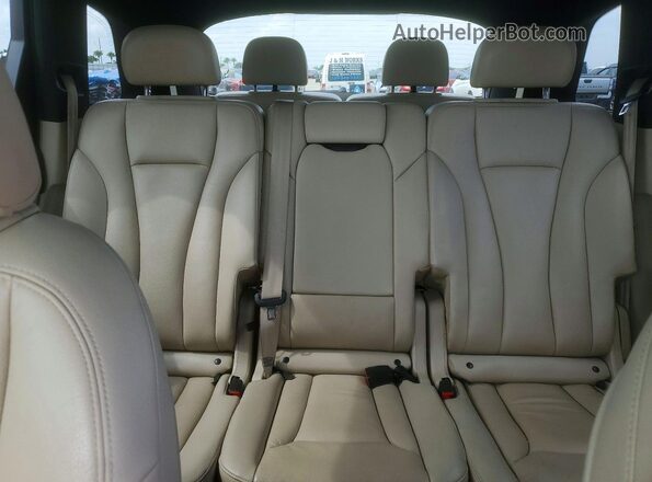 WA1LAAF75HD033692 2017 AUDI Q7 White Rear interior view
