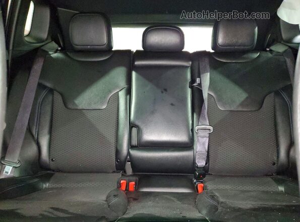 3C4NJDBN3RT117803 2024 JEEP COMPASS Silver Rear interior view