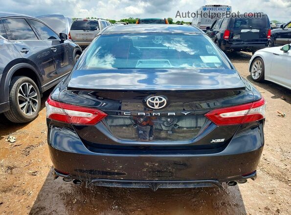 4T1B61HK8JU562947 2018 TOYOTA CAMRY Black 