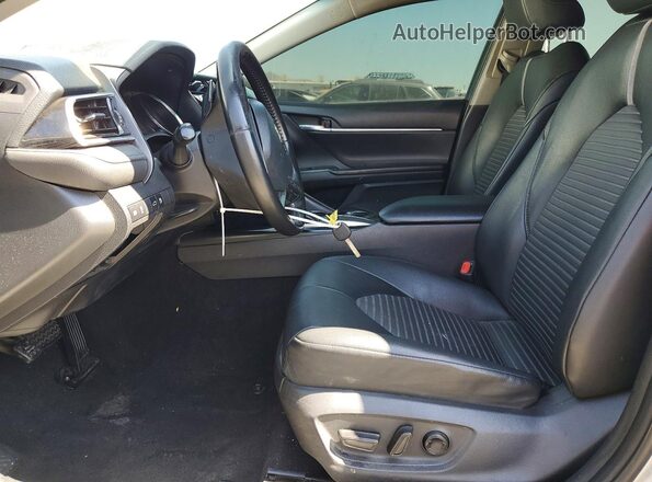 4T1B11HK4JU577038 2018 TOYOTA CAMRY Серебряный 